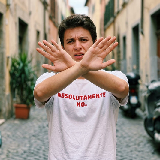 Assolutamente No — indossata